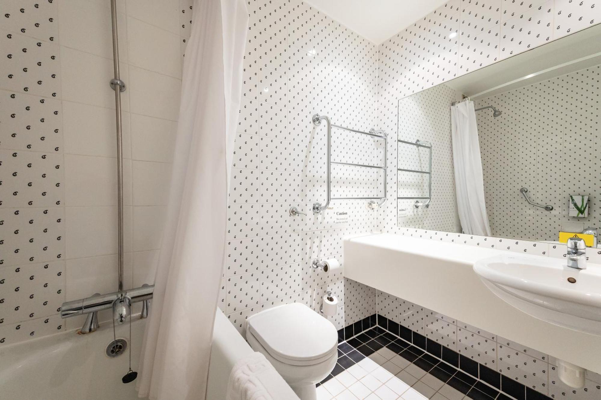 Milestone Peterborough Hotel A1M, Sure Hotel Collection By Best Western Stilton Екстериор снимка