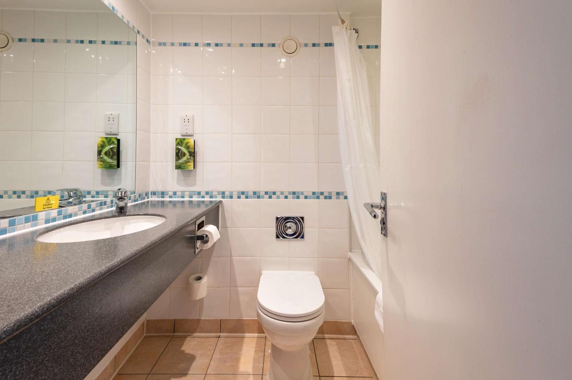 Milestone Peterborough Hotel A1M, Sure Hotel Collection By Best Western Stilton Екстериор снимка